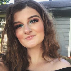 Meet your Posher, Kendra